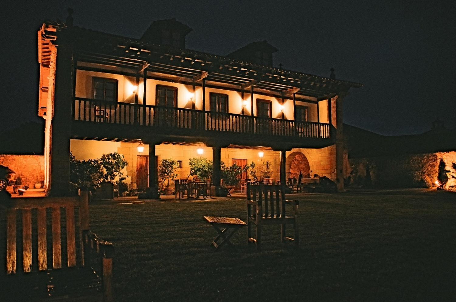 Palacion De Tonanes Exterior photo
